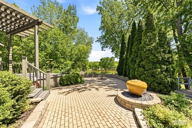 Perfectly positioned on a private 2 acre riverfront cul-de-sac - photo 8
