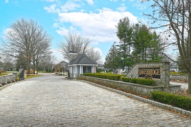 (private lake, pond, coastal) Condo For Sale in Kings Park New York