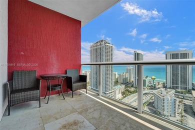 Stunning 3BED, 3BATH penthouse residence offering over 180?