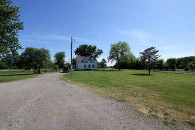 Bring your Chickens, Horses and Cows to this 5.72 acre Farmette! - photo 13