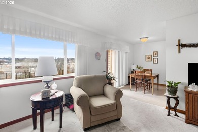 Welcome to easy riverfront living! This well-maintained - photo 13