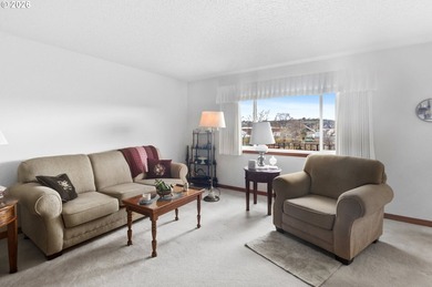 Welcome to easy riverfront living! This well-maintained - photo 14