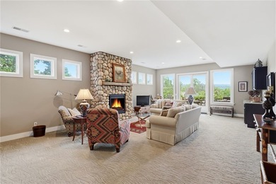 Welcome to this custom-built, quality 2015 residence perfectly - photo 21