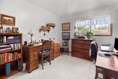 Welcome to easy riverfront living! This well-maintained - photo 24