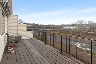 Welcome to easy riverfront living! This well-maintained - photo 26
