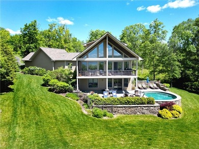 Welcome to this custom-built, quality 2015 residence perfectly - photo 32