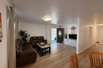 Beautifully remodeled manufactured home located in the desirable - photo 2