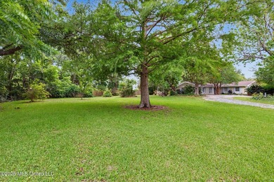Welcome to charming 506 Esplanade Avenue, where space - photo 2