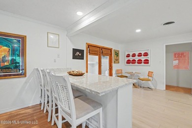 Welcome to charming 506 Esplanade Avenue, where space - photo 9