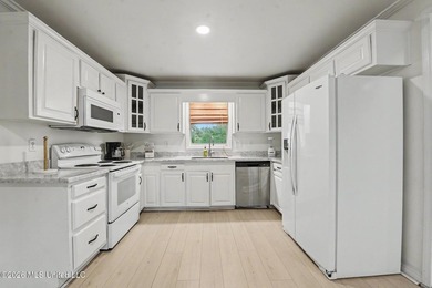 Welcome to charming 506 Esplanade Avenue, where space - photo 10