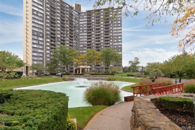 (private lake, pond, coastal) Condo Sale Pending in Bayside New York