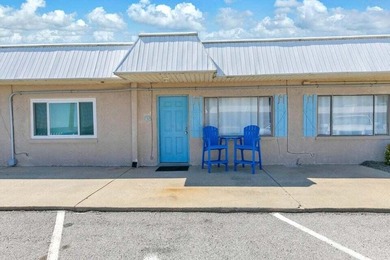 Showings available this Saturday, 12pm-2pm. Clean & Chic 1 BR 1 - photo 15