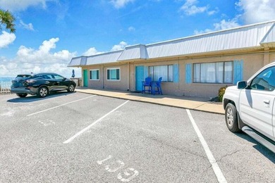 Showings available this Saturday, 12pm-2pm. Clean & Chic 1 BR 1 - photo 17