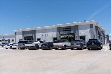 Great Opportunity to own the first plaza built in the London - photo 4