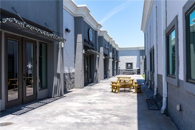 Great Opportunity to own the first plaza built in the London - photo 5