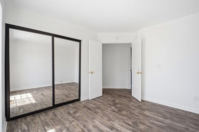 Welcome to 263 Sandstone Dr, a 1989-built Contemporary - photo 25