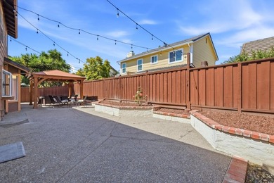 Welcome to 263 Sandstone Dr, a 1989-built Contemporary - photo 35