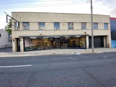 Heart of city & entry block to Downtown area with 22,000sqf of