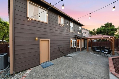 Welcome to 263 Sandstone Dr, a 1989-built Contemporary - photo 58