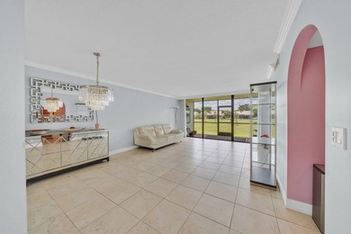 Wonderfully renovated 2 bedrooms, 2 bath condo unit in great - photo 7
