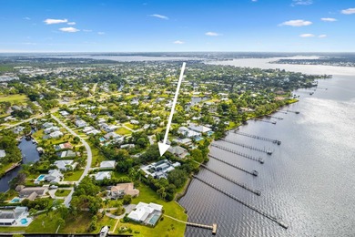 Spanning more than 200 feet of protected shoreline, this rare - photo 4