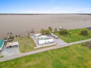 Lake Arthur Home For Sale in Gueydan Louisiana