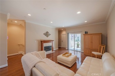 Beautiful move-in ready townhome located in a small development - photo 6
