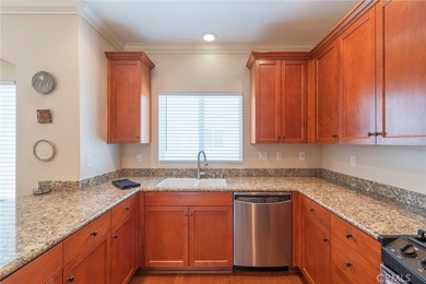 Beautiful move-in ready townhome located in a small development - photo 8