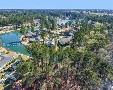 This exceptional large one-third acre waterfront property is - photo 4