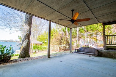 Experience the best of lake life in this stunning 5,000 sq ft - photo 10