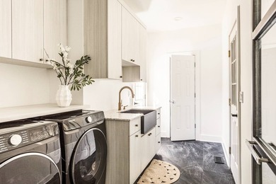 Completely renovated and beautifully finished, this - photo 14
