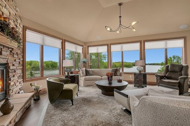 Luxury Mississippi Riverfront Home - Offered for the First Time - photo 19