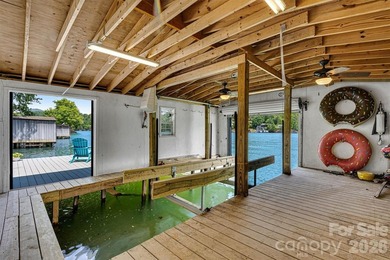 Fully Furnished, turnkey, impeccably maintained waterfront - photo 28