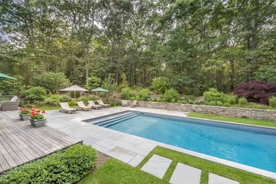 Completely renovated and beautifully finished, this - photo 31