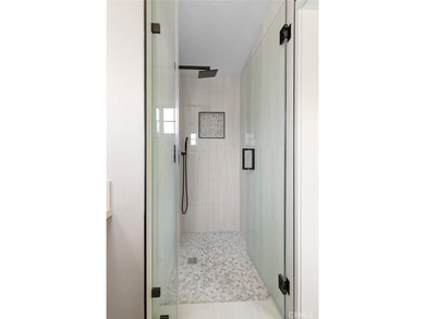 GORGEOUS HOME ideally located on the border of Westminster and - photo 32