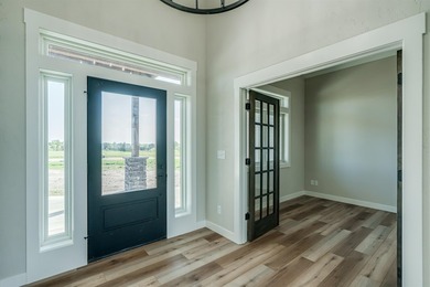 Stunning Custom Lakefront Home on Garrison Bay - Move-In Ready! - photo 9