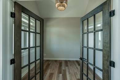 Stunning Custom Lakefront Home on Garrison Bay - Move-In Ready! - photo 10