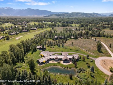 Spacious Larry Berlin designed home on a private cul-de-sac - photo 6