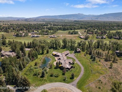 Spacious Larry Berlin designed home on a private cul-de-sac - photo 7