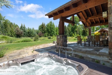 Spacious Larry Berlin designed home on a private cul-de-sac - photo 8