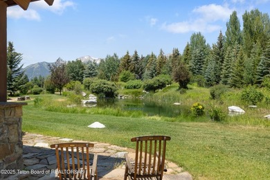 Spacious Larry Berlin designed home on a private cul-de-sac - photo 9