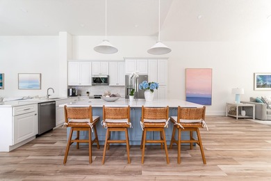 Beautifully renovated and move-in ready, this 5-bedroom, 4-bath - photo 5