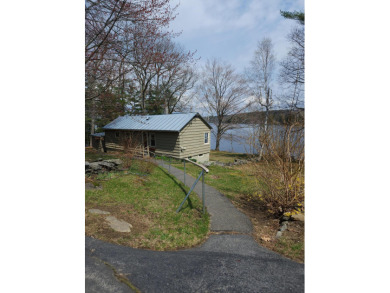 Well kept intown home next to the shoreline of Maranacook Lake - Lake Home For Sale in Winthrop, Maine