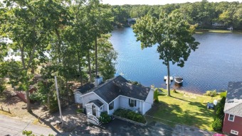 RENOVATED LAKEFRONT COZY COTTAGE - Lake Home For Sale in Plainville, Massachusetts