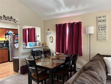 Bright & cheery 5 bedroom, 2 1/2 bath Hi-ranch tucked away in - photo 13