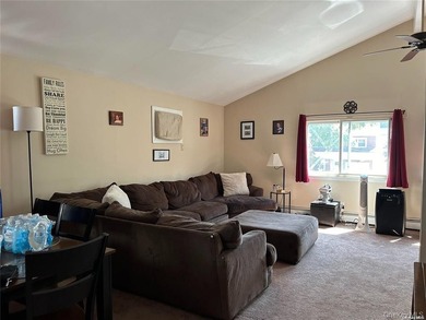 Bright & cheery 5 bedroom, 2 1/2 bath Hi-ranch tucked away in - photo 16
