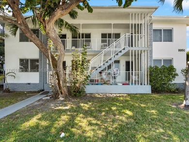 Income-producing 4-unit STR multifamily with prime redevelopment - photo 21