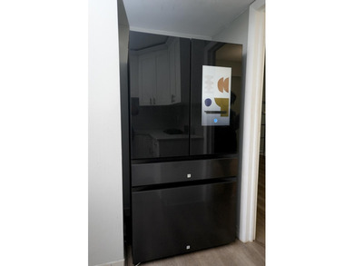 Seller Financing Available. Great for Investors and First time - photo 5