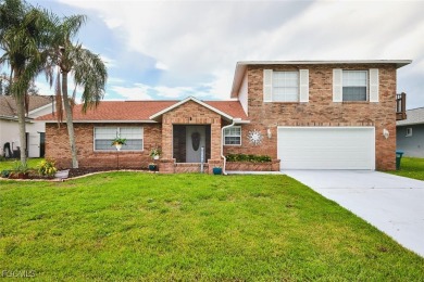 Cape Coral Lakes Area Home For Sale in Cape Coral Florida