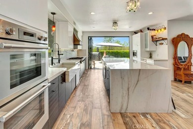 LOCATION! LOCATION! This Gorgeous Home Is Located On A Premier - photo 17